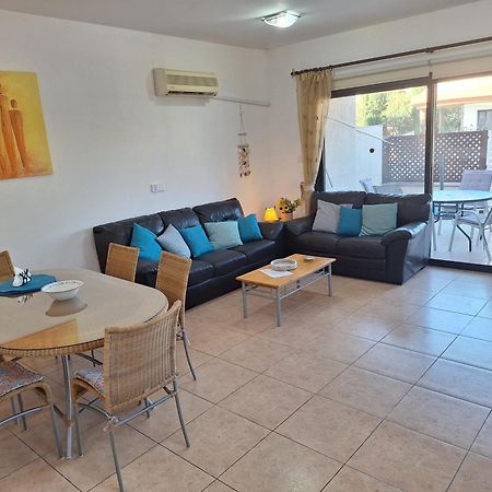 Pool Side 2 Bedroom Queens Gardens Complex Pafos Zewnętrze zdjęcie