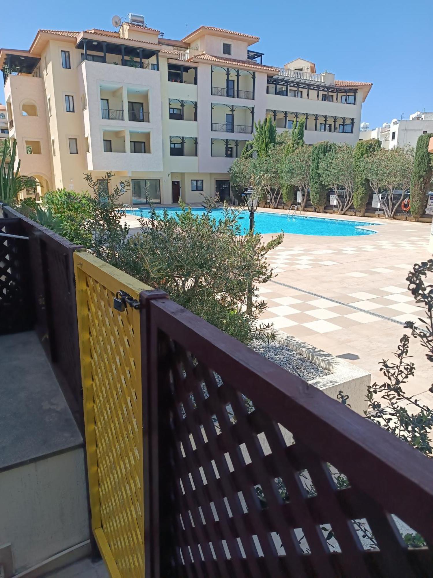Pool Side 2 Bedroom Queens Gardens Complex Pafos Zewnętrze zdjęcie